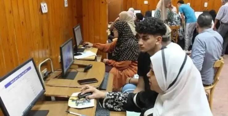 الكليات المتاحة لطلاب الشعبة الأدبية في تنسيق المرحلة الثالثة 2025 (تفاصيل)