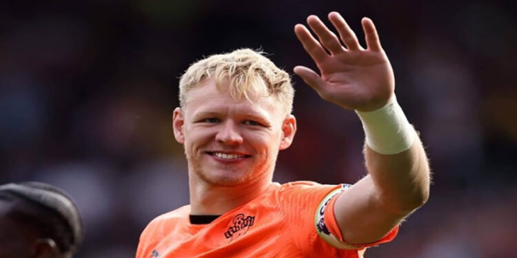 نيوكاسل يضم رامسديل حارس ساوثهامبتون على سبيل الإعارة