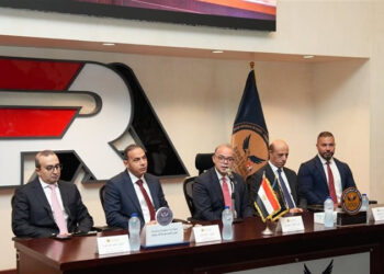 رئيس الرقابة المالية يلتقي قيادات وأعضاء الهيئة عقب قرار الرئيس السيسي بالتجديد له