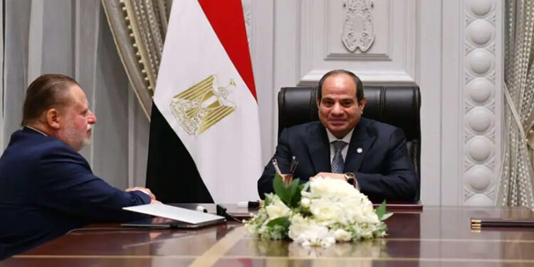 عاجل.. الرئيس السيسي يجتمع مع محافظ البنك المركزي