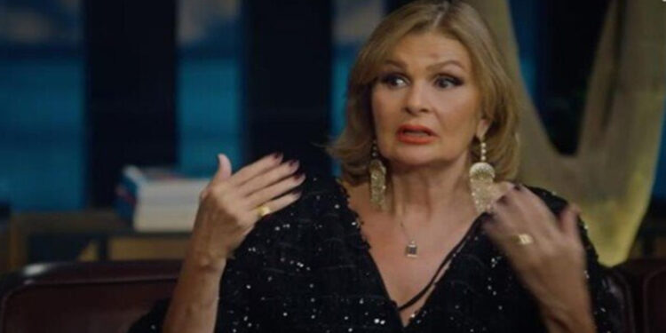 الضحكة عمرها ما فارقت وشك.. يسرا تنعى الرحل تيمور تيمور