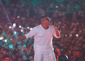 عمرو دياب يُحيى حفلا ضخما وسط حضور جماهيرى كبير فى بيروت