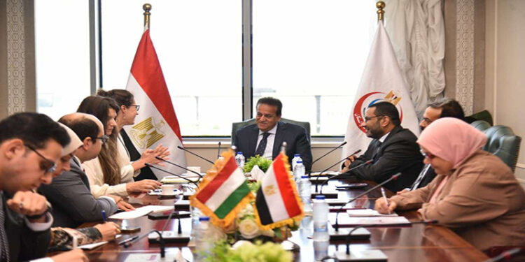 وزير الصحة يبحث تعزيز التعاون الصحي مع سفيرة المجر بالقاهرة