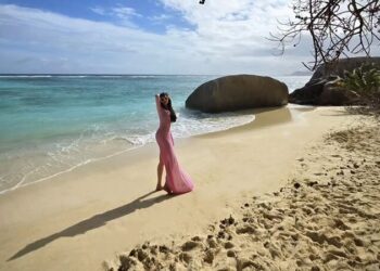 مي عمر تخطف الأنظار بأحدث ظهور في جزيرة سيشل