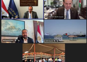 إنزال الكابل البحرى عالى السعة “كورال بريدج” فى العقبة