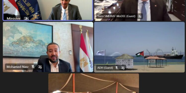 إنزال الكابل البحرى عالى السعة “كورال بريدج” فى العقبة