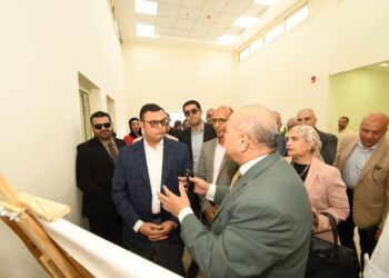 وزير الإسكان يفتتح المركز الثقافي بمدينة القاهرة الجديدة