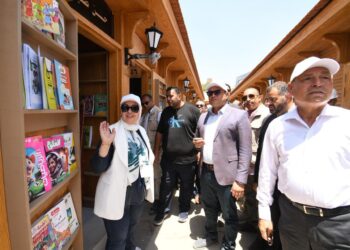 وزير الإسكان ومحافظ القاهرة يتفقدان مشروع إحياء حديقة الأزبكية ضمن مشروعات تطوير القاهرة الخديوية