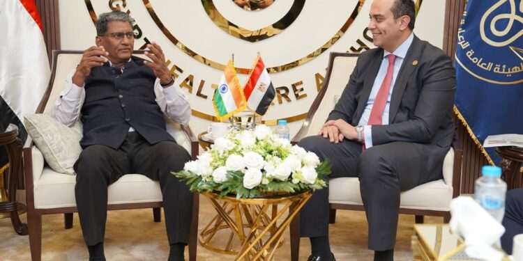 رئيس هيئة الرعاية الصحية يلتقي سفير دولة الهند لتعزيز التعاون في التغطية الصحية والصحة الإلكترونية