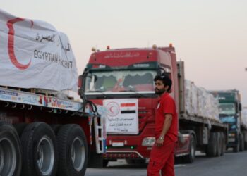 الهلال الأحمر المصري: 36 ألف شاحنة مساعدات دخلت من مصر إلى غزة منذ أكتوبر 2023