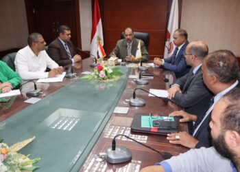 محمد عطية الفيومي: توقعات بمزيد من تراجع الأسعار بسبب ارتفاع الجنيه