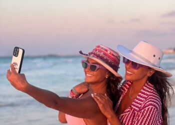 بشرى تخطف الأنظار بإطلالة أنيقة وناعمة