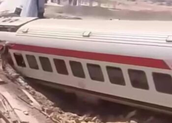 3 وفيات و55 مصابًا في انقلاب قطار سكة حديد بمطروح