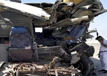 النقل تصدر بيان عاجل بشأن حادث تصادم أتوبيس وسيارتين نقل متوقفتين بعد بوابات الكريمات