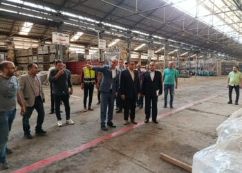 وزير الإنتاج الحربي يتابع سير العملية الإنتاجية بشركة شبرا للصناعات الهندسية (مصنع 27 الحربي)