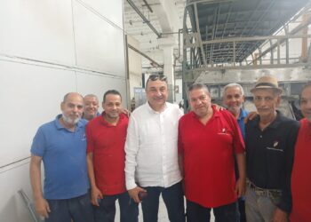 وزير قطاع الأعمال العام في زيارة مفاجئة لشركة النصر للسيارات