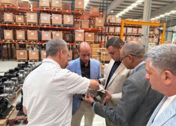 وزير الإسكان يزور مصنع “هيدرو – Hydroo” للطلمبات في إسبانيا