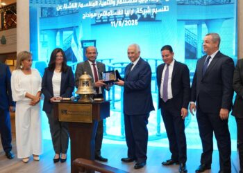 رئيس البورصة يشارك قيادات “أرابيا إنفستمنتس هولدنج” احتفالية “قرع الجرس” بمناسبة بدء التداول بعد التقسيم