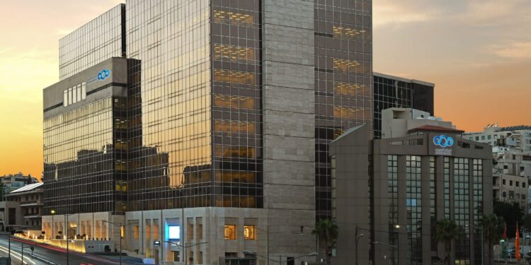 البنك العربي يحصد جائزة الشرق الأوسط لجوائز ذا بانكر للتكنولوجيا للعام 2025