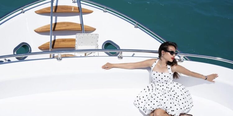 فستان السندريلا..إطلالة جذابة لـ أسما إبراهيم