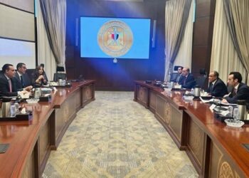 وزير الخارجية يلتقي بوزير الاستثمار والتجارة الخارجية