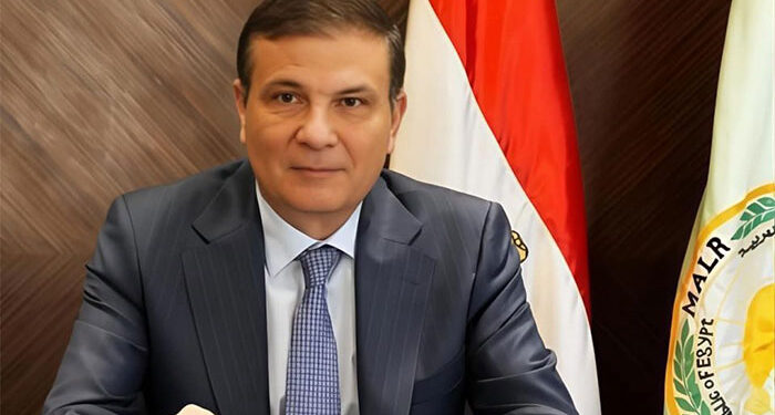 وزير الزراعة يكلف أجهزة الوزارة بالمرور الدائم والمفاجئ على المديريات والإدارات والجمعيات الزراعية