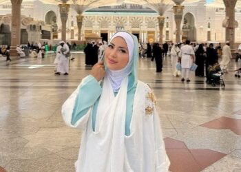 نسرين طافش ترد على منتقدي أدائها للعمرة