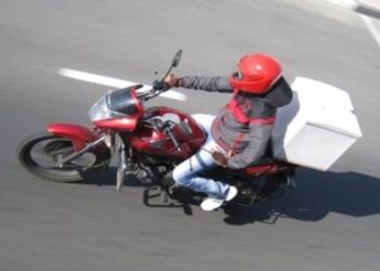 وزير العمل: نسعى لنقل عمال الدليفري من القطاع غير الرسمي إلى الرسمي