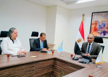 نائب وزير الإسكان يترأس اجتماع لجنة إعداد “مُقترح اللائحة التنفيذية لقانون تنظيم مرفق مياه الشرب