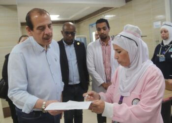 نائب وزير الصحة يتفقد منشآت طبية بمحافظة السويس ويوجه بتطوير الخدمات الصحية