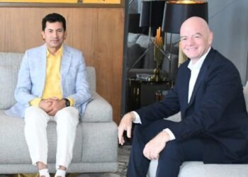 رئيس “فيفا” يشيد بالدعم المصري لكرة القدم ويثمن اتصال رئيس الوزراء