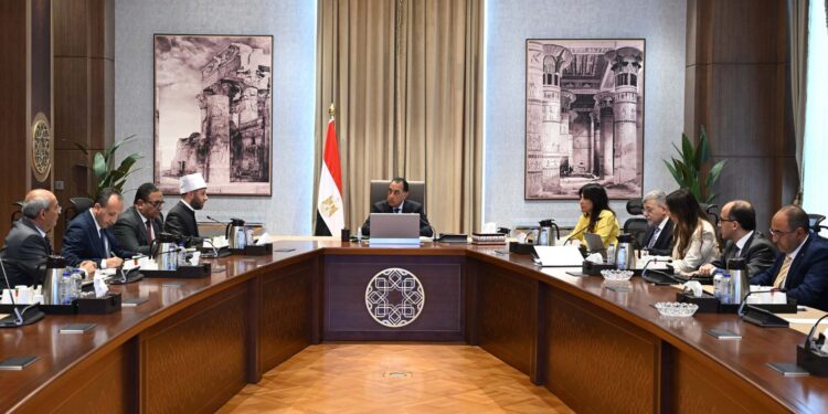 رئيس الوزراء يتابع جهود الوزارة وهيئة الأوقاف المصرية فيما يتعلق بإدارة مختلف أصول وأملاك الوقف