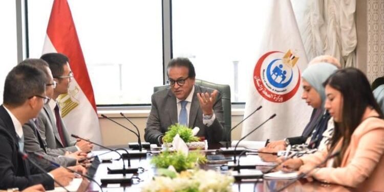 وزير الصحة يبحث مع رئيس «هواوي» العالمية تعزيز التعاون في الذكاء الاصطناعي والتحول الرقمي