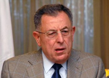 فؤاد السنيورة يدعو لحصر السلاح بيد الدولة اللبنانية