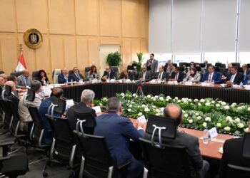 وزير الصناعة والنقل يترأس الاجتماع الثامن والعشرين للمجموعة الوزارية للتنمية الصناعية