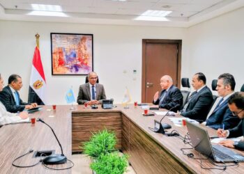 نائب وزير الإسكان يترأس اجتماع لجنة إعداد “مُقترح اللائحة التنفيذية لقانون تنظيم مرفق مياه الشرب والصرف الصحي”