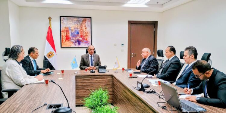 نائب وزير الإسكان يترأس اجتماع لجنة إعداد “مُقترح اللائحة التنفيذية لقانون تنظيم مرفق مياه الشرب والصرف الصحي”