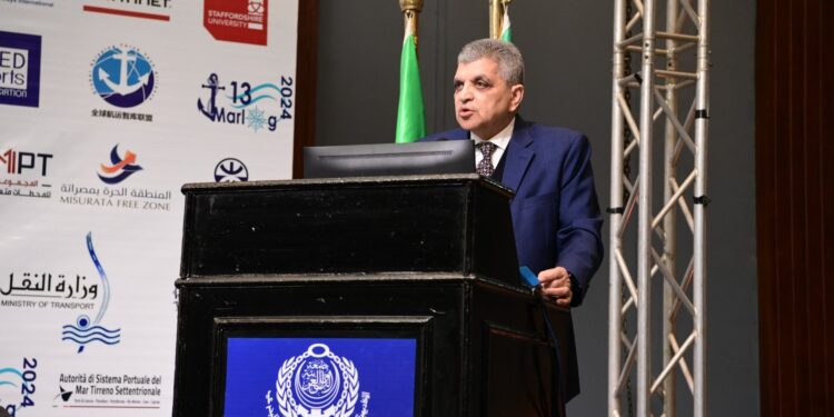 قرار جمهورى بمد خدمة أسامة ربيع رئيس مجلس إدارة هيئة قناة السويس لمدة عام