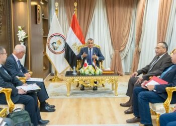 وزير الإنتاج الحربي يستقبل السفير الياباني بالقاهرة لبحث أوجه التعاون المشترك في مجالات التصنيع