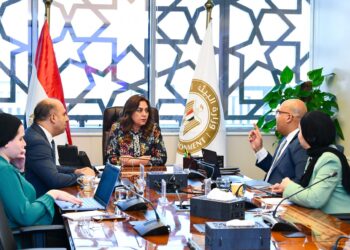 وزيرة التنمية تستعرض جهود البرنامج الوطني لإدارة المخلفات الصلبة