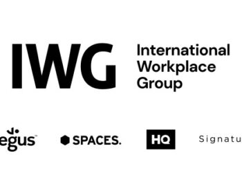 تدريب جيل Z لزملاءهم الأكبر سناً على استخدام حلول الذكاء الاصطناعي، يعزز الإنتاجية والتعاون