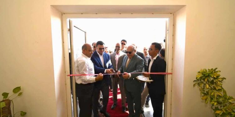 وزير الإسكان يفتتح المركز الثقافي بمدينة القاهرة الجديدة