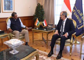 وزير الاتصالات يبحث مع سفير الهند تعزيز التعاون في مجالات الاتصالات والذكاء الاصطناعي