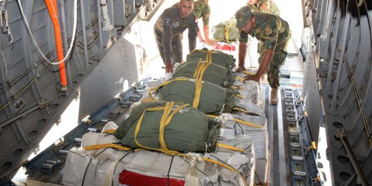 إستمرار الإسقاط الجوى للمساعدات الإنسانية على قطاع غزة