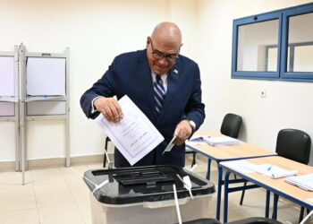 رئيس الهيئة العربية للتصنيع يُدلي بصوته في انتخابات مجلس الشيوخ