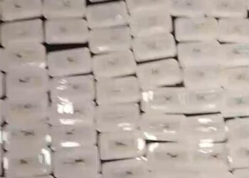 ضبط راكب حاول تهريب اكثر من ٦٠٠ عبوة من مستلزمات الأسنان بمطار سفنكس