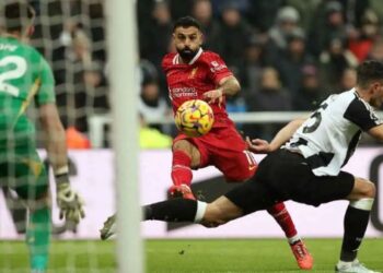 محمد صلاح يتفوق على رونالدو فى قائمة الأفضل بتاريخ الدوري الإنجليزي