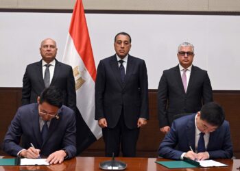 رئيس الوزراء يشهد توقيع عقد إنشاء مصنع مجموعة سايلون الصينية للإطارات بـ “اقتصادية قناة السويس”