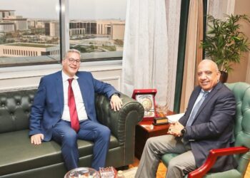 وزيرا الكهرباء والبترول يؤكدان على خطة العمل التكاملية والعمل المشترك لتوطين الصناعة ونقل التكنولوجيا