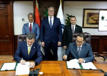 وزير البترول يشهدتوقيع 4 اتفاقيات للقابضة للغازات الطبيعية مع شركات عالمية لزيادة استثمارات البحث عن الغاز